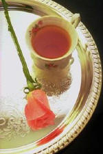 Το τσάι, όπως η μαύρη σοκολάτα και τα μήλα μπορεί να προστατεύουν την καρδία από το έμφραγμα.