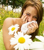 Παρά το γεγονός ότι η αλλεργία στα μάτια είναι αιτία σημαντικών ενοχλήσεων, εντούτοις δεν προκαλεί βλάβες στα μάτια.