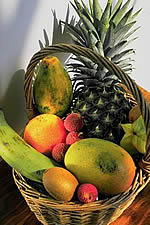 Φολικό οξύ ή βιταμίνη Β9: Τα φρούτα και λαχανικά είναι πλούσια σε φολικό οξύ.
