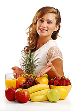 Η βιταμίνη Β9 ή φολικό οξύ υπάρχει άφθονη σε πολλά φρούτα, λαχανικά και όσπρια.