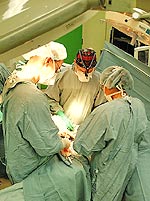 Η χειρουργική επέμβαση προσφέρει τις καλύτερες ελπίδες επιβίωσης σε ασθενείς με καρκίνο του προστάτη.